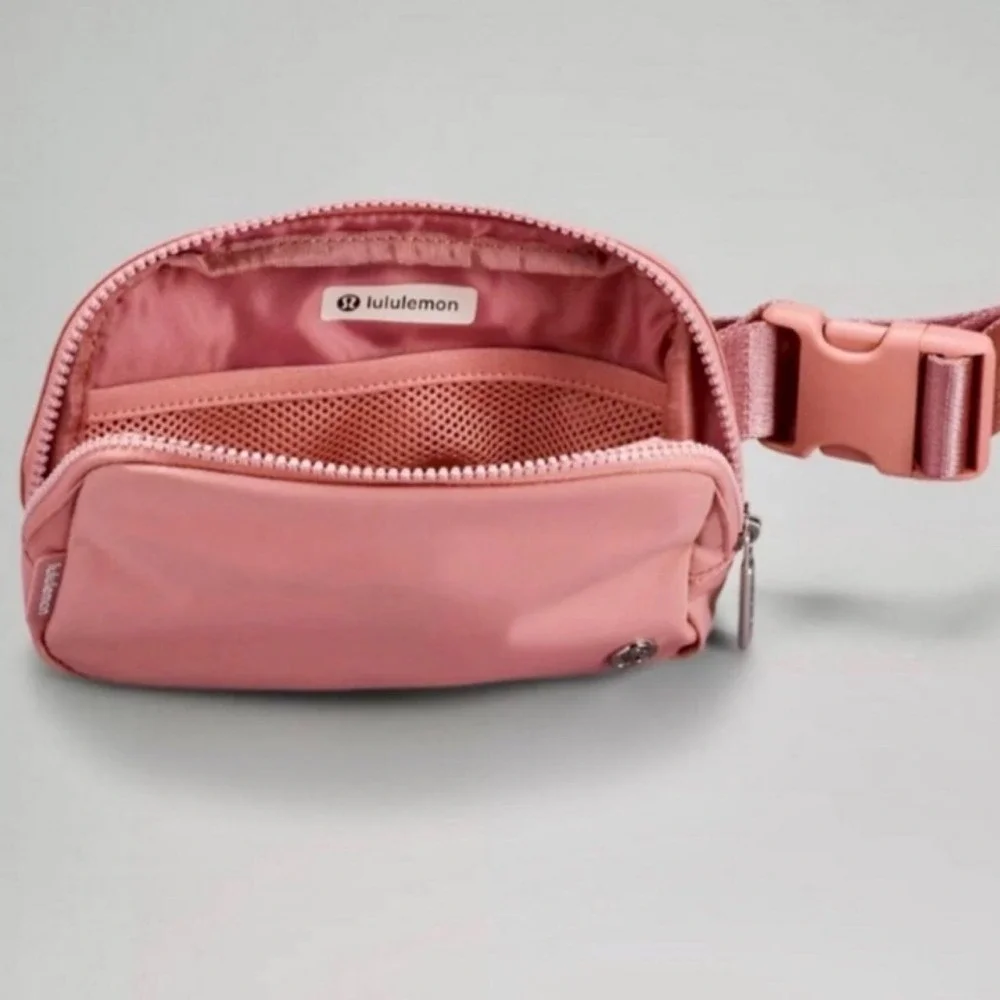 Lululemon Everywhere Belt Bag in Pink Pastel NWT